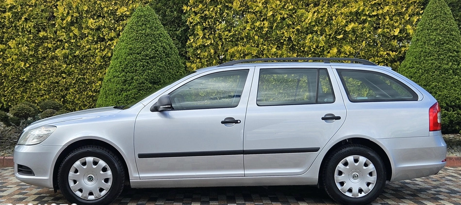 Skoda Octavia cena 25900 przebieg: 259000, rok produkcji 2012 z Radłów małe 781